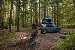 Outdoor dining, at its finest near Clear Lake in the Mt Hood Nat